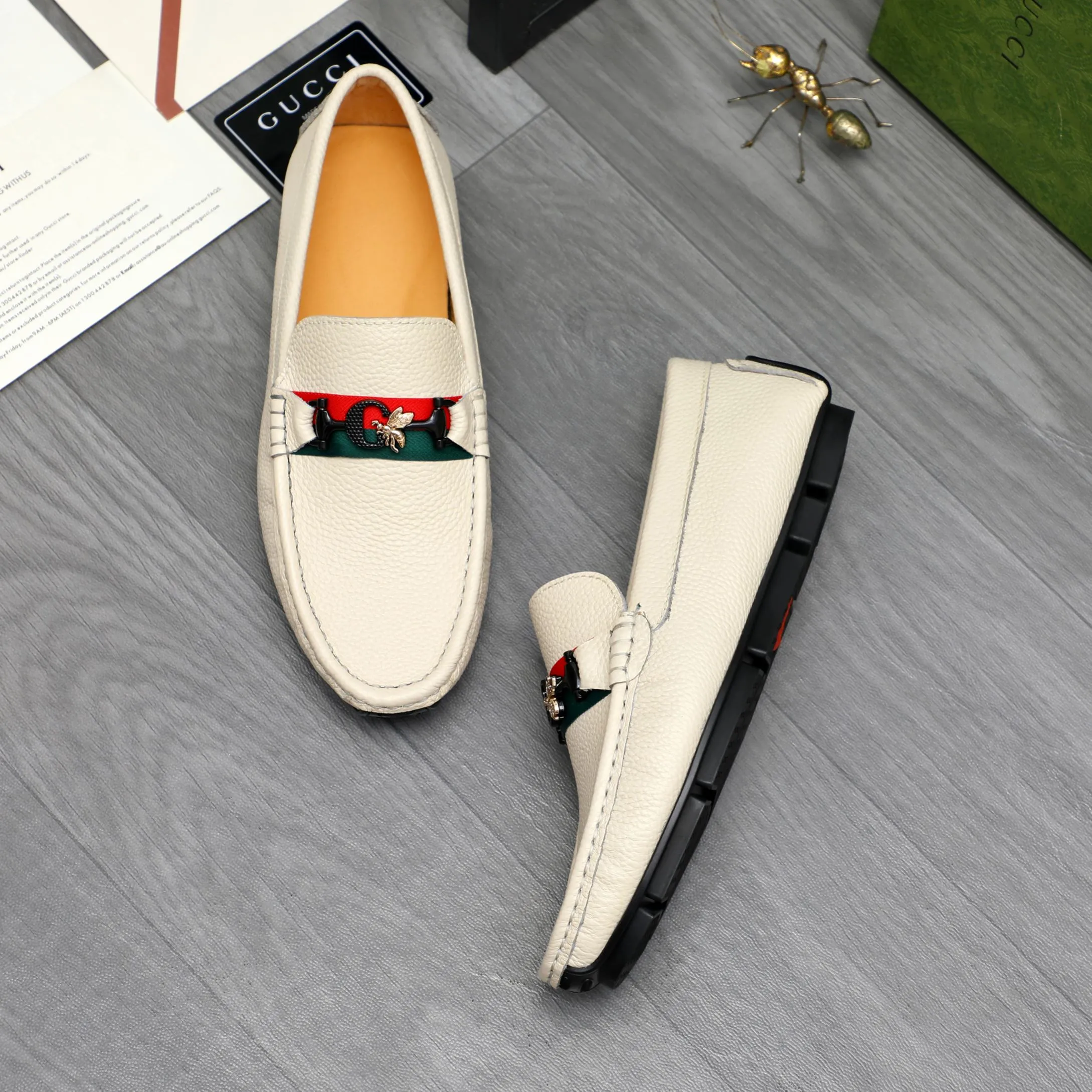 Men's shoes 💰360 Product trademark: GUCCI "Gucci" casual slip-on men's shoes Regular size: 38-45 Product materials: Selected pebbled cowhide upper, pigskin lining, rubber outsole